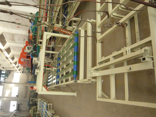 1220 mm Larghezza del pannello Linea di produzione del pannello di ossido di magnesio Alta capacità per pannello di isolamento acustico 1500 fogli per turno
