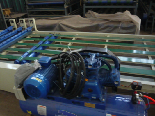 Macchine per la fabbricazione di porte in acciaio ad alta efficienza energetica con texture di 1,5 * 18 m