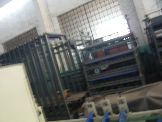 Macchine per la fabbricazione di porte in acciaio ad alta efficienza energetica con texture di 1,5 * 18 m