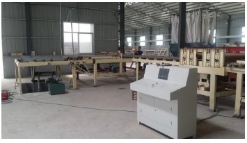 Linea di produzione di cartoni di gesso durevole / macchina di produzione per 600-2000 mm larghezza del prodotto di uscita e 600-2000 pezzi produttività